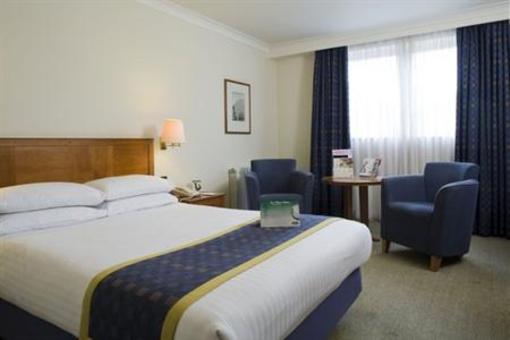 фото отеля Holiday Inn Hemel Hempstead M1 J8
