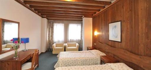фото отеля Hotel Razlog