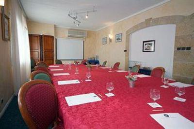 фото отеля Hotel Le Mirage Istres