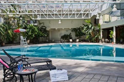 фото отеля Crowne Plaza Hotel Louisville-Airport KY Expo Center