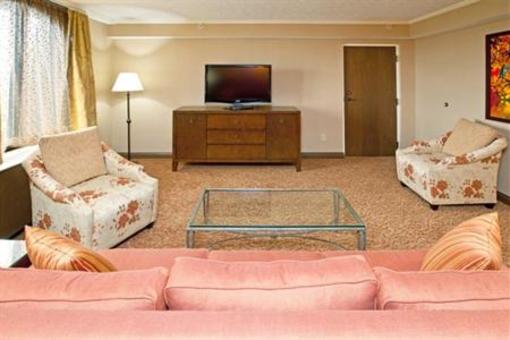 фото отеля Crowne Plaza Hotel Louisville-Airport KY Expo Center