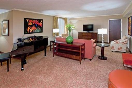 фото отеля Crowne Plaza Hotel Louisville-Airport KY Expo Center