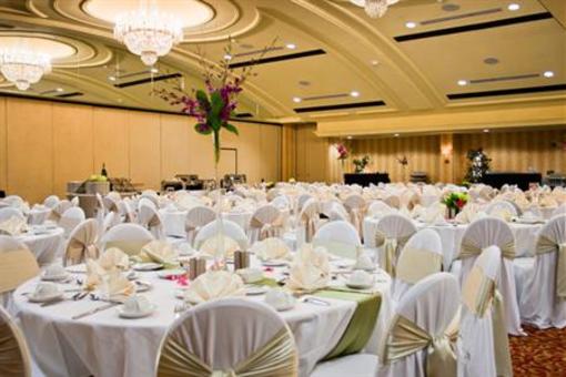 фото отеля Crowne Plaza Hotel Louisville-Airport KY Expo Center