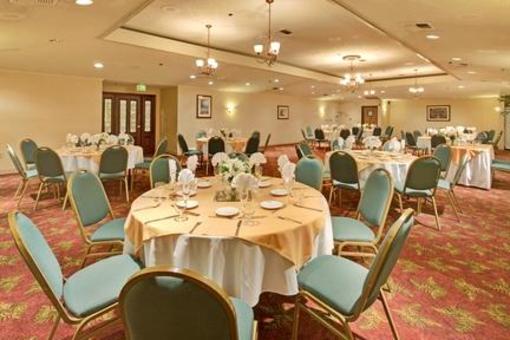фото отеля Holiday Inn Santa Ana-Orange County Airport