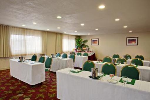 фото отеля Holiday Inn Santa Ana-Orange County Airport