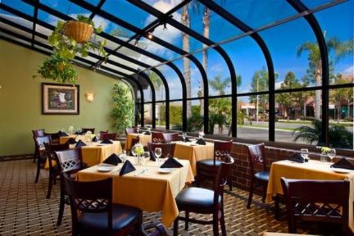 фото отеля Holiday Inn Santa Ana-Orange County Airport