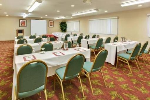 фото отеля Holiday Inn Santa Ana-Orange County Airport