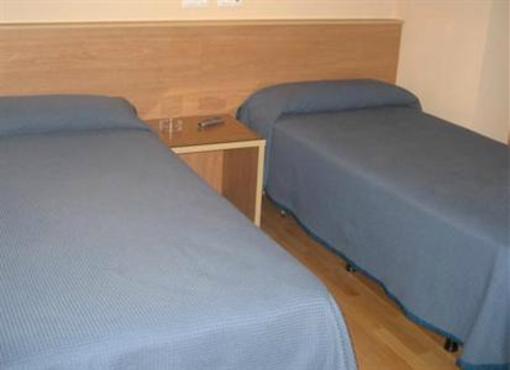 фото отеля Hostal CC Aranda de Duero