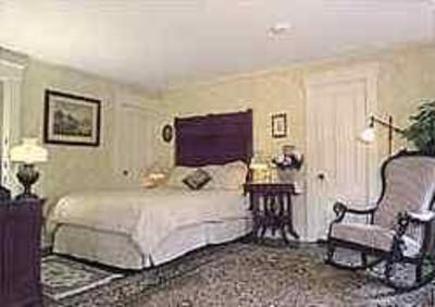 фото отеля Beechwood Inn Barnstable