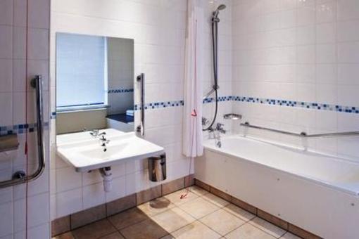 фото отеля Express By Holiday Inn Warrington (England)