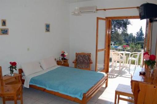 фото отеля Petit Village Hotel