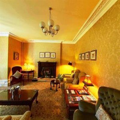 фото отеля The Wind in the Willows Hotel Glossop