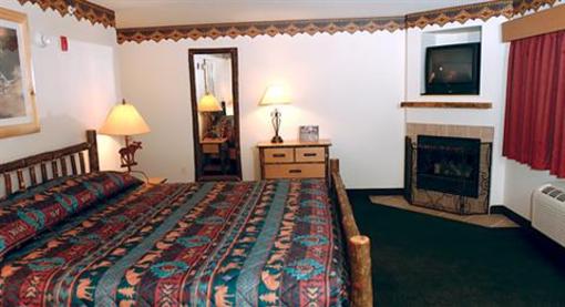 фото отеля AmericInn Lodge & Suites Wisconsin Dells