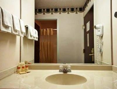 фото отеля Days Inn Davenport Walcott