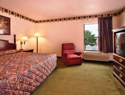 фото отеля Days Inn Davenport Walcott