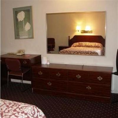 фото отеля Red Carpet Inn Morris Plains