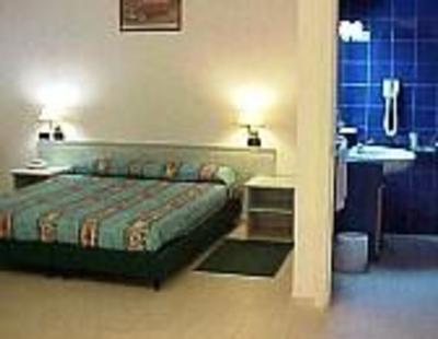 фото отеля Cundari Inn Hotel