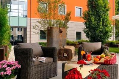 фото отеля Falck Village Hotel
