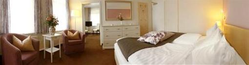 фото отеля Villa Neptun Hotel And Fischrestaurant Heringsdorf