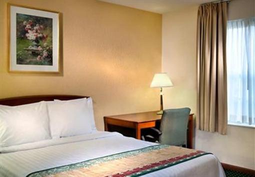 фото отеля TownePlace Suites Richmond