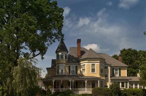 фото отеля The Oaks Victorian Inn