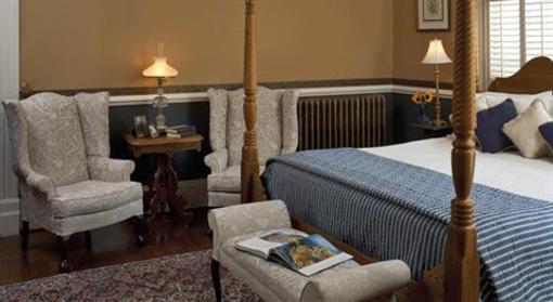 фото отеля The Oaks Victorian Inn