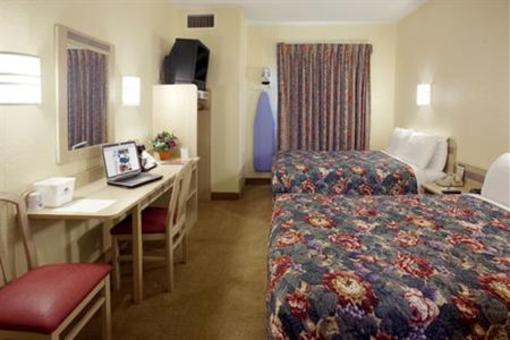 фото отеля Econo Lodge Meadville