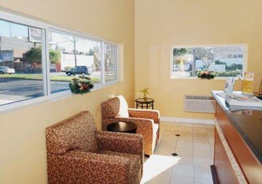 фото отеля Quality Inn University