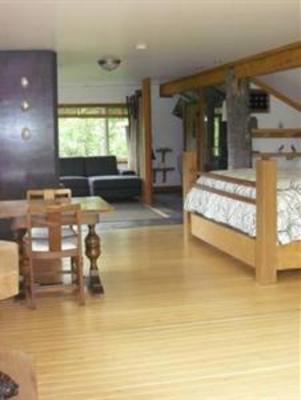 фото отеля Ukee Treehouse B&B