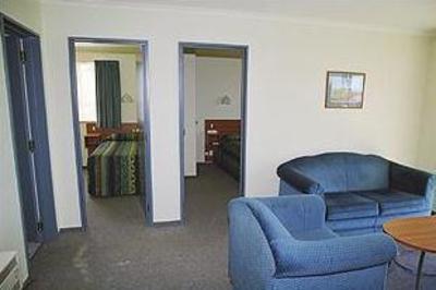 фото отеля Admiral Court Motel