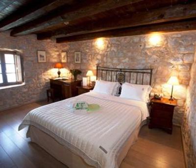 фото отеля Mavromichalai Hotel