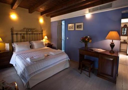 фото отеля Mavromichalai Hotel