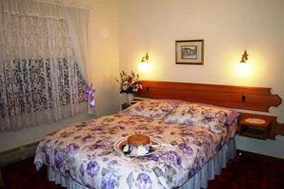 фото отеля Rosie's Inn