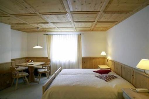 фото отеля Engiadina Hotel Scuol