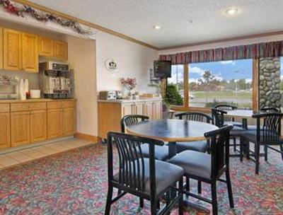 фото отеля Super 8 Motel Saint Ignace
