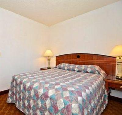 фото отеля Econo Lodge Inn And Suites Madras