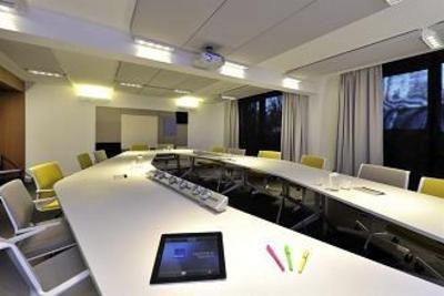 фото отеля Novotel Evry Courcouronnes