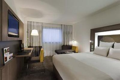 фото отеля Novotel Evry Courcouronnes
