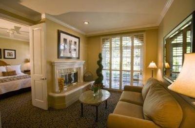 фото отеля Westlake Village Inn