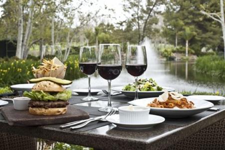 фото отеля Westlake Village Inn