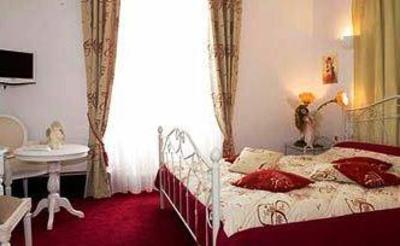 фото отеля Queen Serenity Hotel