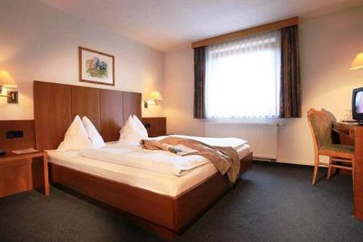 фото отеля Ambient Hotel Salzburger Hof Giengen
