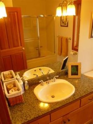 фото отеля Axton Road Bed & Breakfast