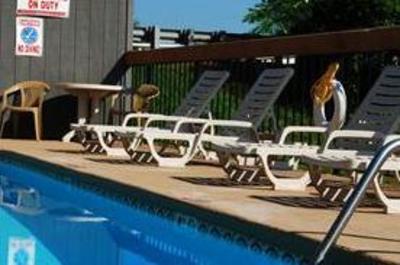 фото отеля Timbers Log Motel