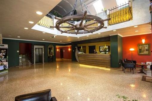 фото отеля Old Lake Golf Hotel