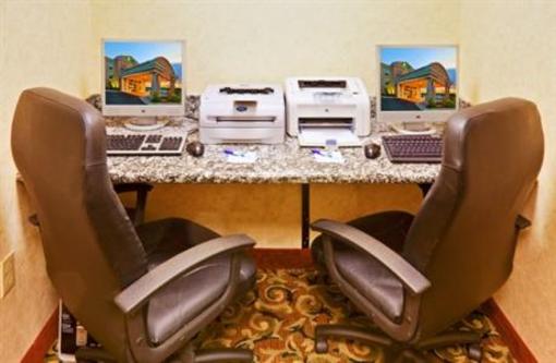 фото отеля Holiday Inn Express Hotel & Suites Muskogee