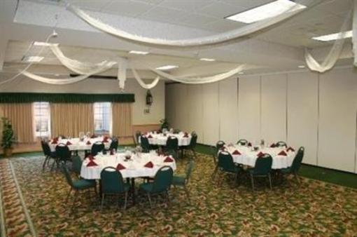 фото отеля Flat Creek Inn & Suites
