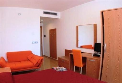 фото отеля Hotel Yria