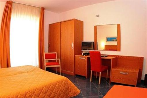 фото отеля Hotel Yria