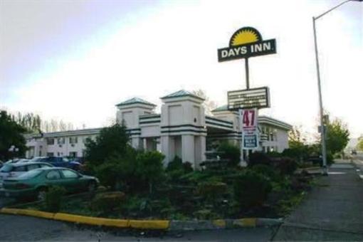 фото отеля Days Inn Kent - Meeker St.